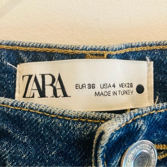 ZARA Sz 4 Mid Wash Boyfriend Style Light Wiskering High Rise Jeans - Picture 2 of 11